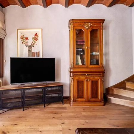 Chic 2br Retreat House - Heart Of Cihangir! #394 Hébergement de vacances