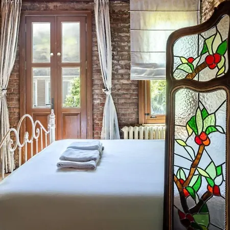 Nyaraló Chic 2br Retreat House - Heart Of Cihangir! #394