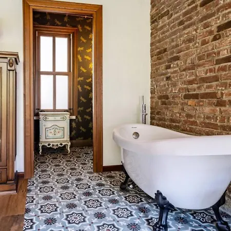 Nyaraló Chic 2br Retreat House - Heart Of Cihangir! #394 *