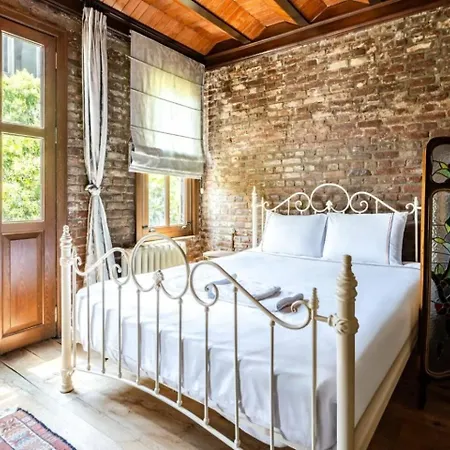 Chic 2br Retreat House - Heart Of Cihangir! #394 Nyaraló Isztambul