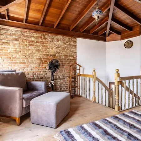 Chic 2br Retreat House - Heart Of Cihangir! #394 Hébergement de vacances *