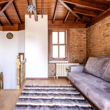 Nyaraló Chic 2br Retreat House - Heart Of Cihangir! #394